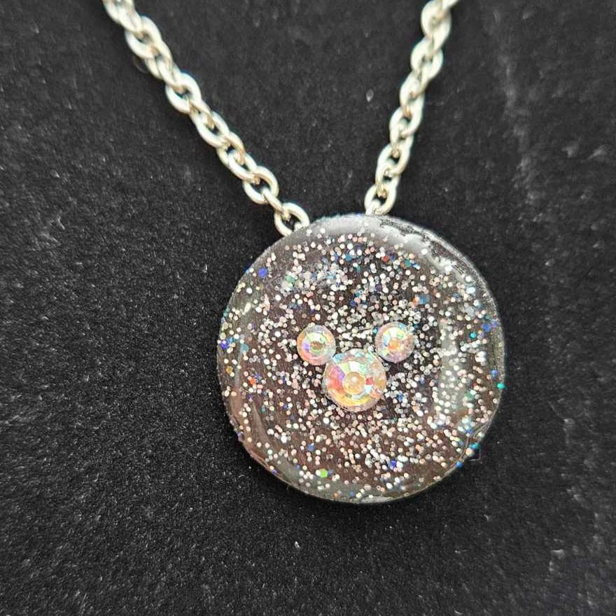 DisNickie: Pendants